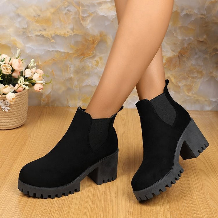 Damen-Ankle-Boots in Schwarz mit dickem Absatz und Pull-Tab Schlaufe