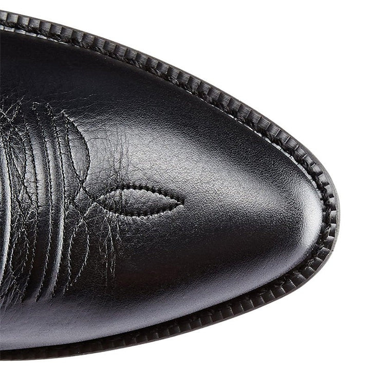 Braune Cowboystiefel mit verziertem Schaft in Dreiviertelansicht