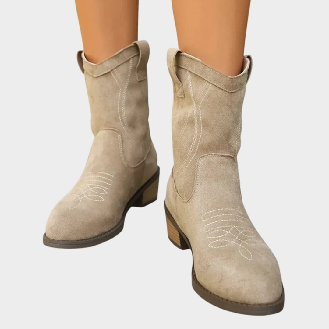 Beige Western Ankle Boots aus Wildleder mit Ziernähten und Blockabsatz
