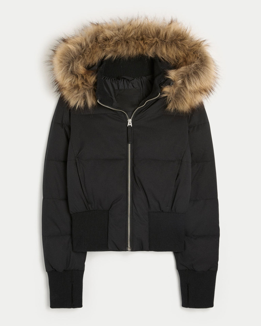 Schwarze Cropped Pufferjacke mit Kapuze und braunem Kunstfellbesatz, Frontansicht