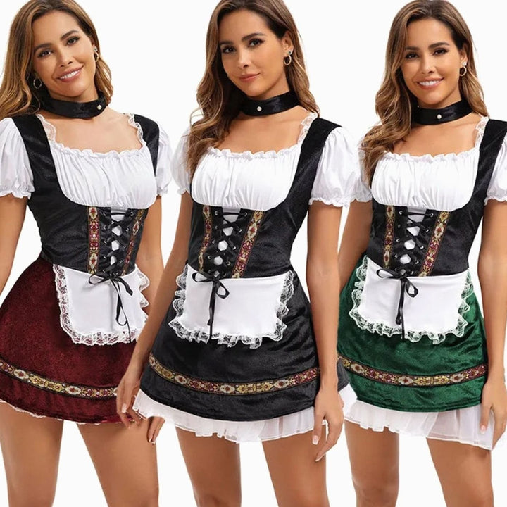 Oktoberfest-Dirndl in Weinrot, Schwarz und Grün mit Spitzenschürze im Vergleich
