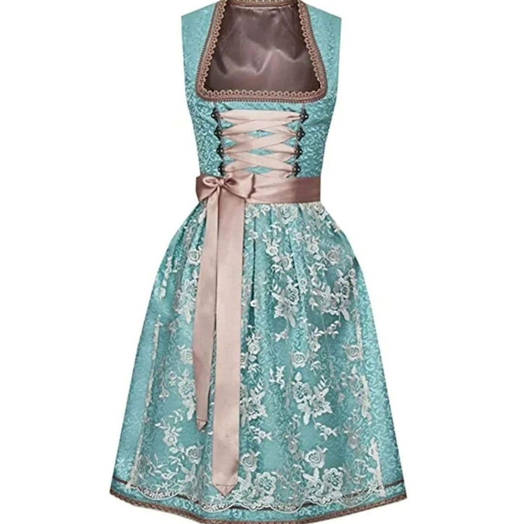Dirndlkleid in Türkis mit Spitzenschürze und Schleife zum Schnüren
