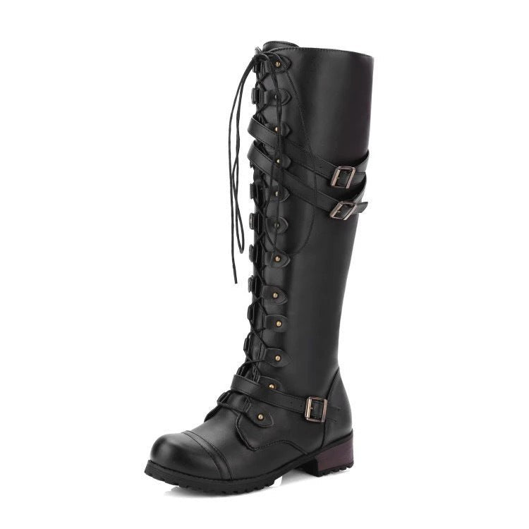 Schwarzer Schnürstiefel kniehoch mit Schnallen und Nietendetails