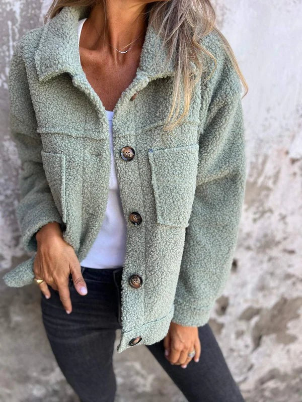 Mintgrüne kurze Wolljacke mit Reverskragen und Knopfleiste
