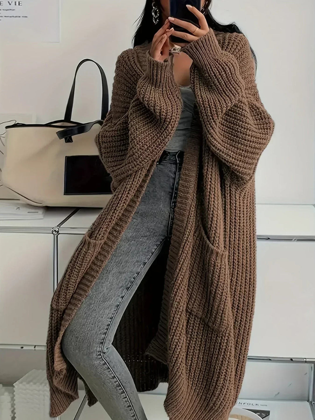 Langer oversized Strickcardigan in Braun mit groben Rippstrick und Taschen
