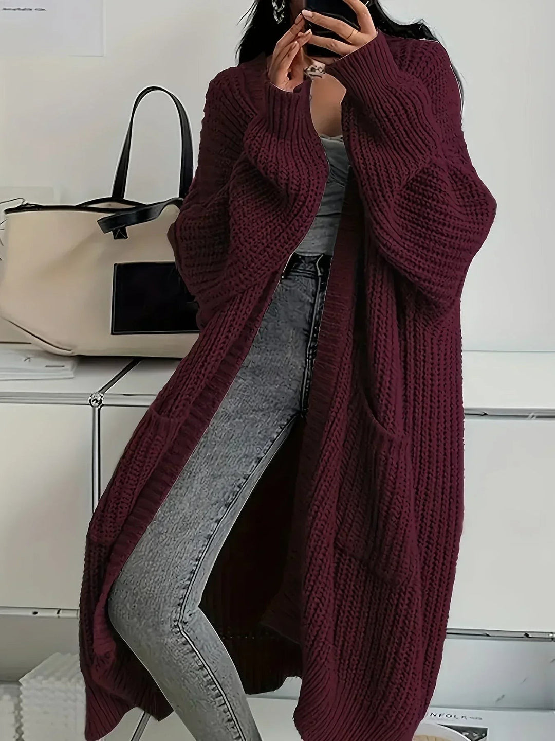 Bordeauxroter oversized Strickcardigan mit Taschen und offenem Schnitt