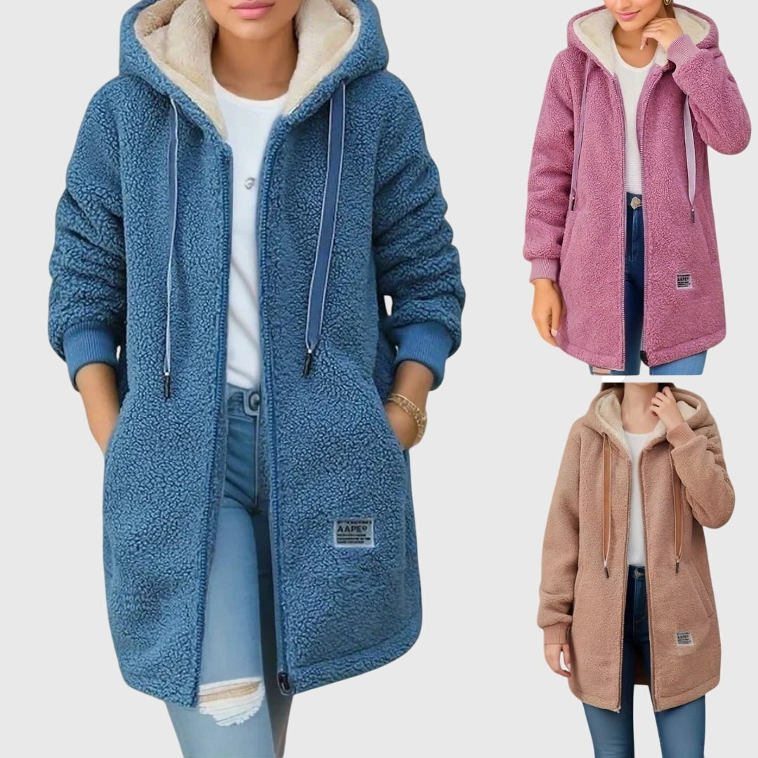 Teddymantel mit Kapuze in Blau, Rosa und Beige im Farbvergleich