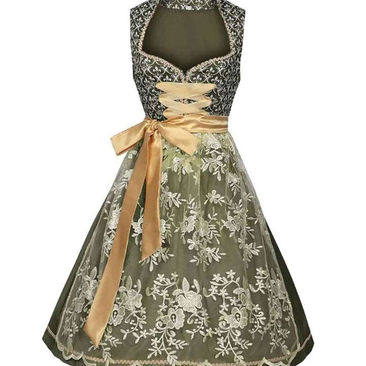 Trachtenkleid Vorderansicht mit floraler Spitzenschürze und goldenem Bindeband