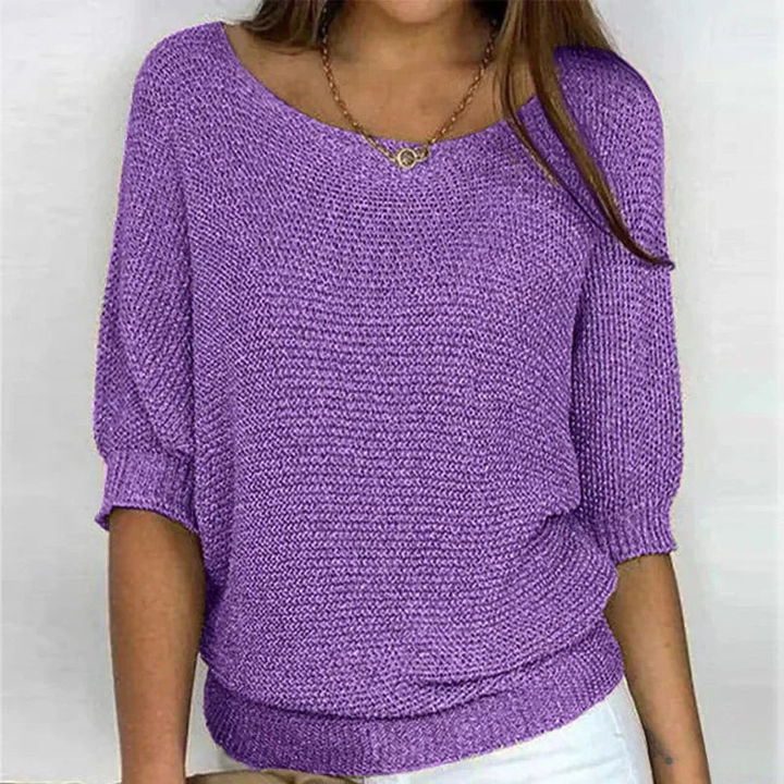 Violetter Strickpullover mit weitem Rundhalsausschnitt