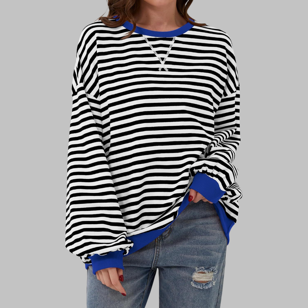 Oversize-Sweatshirt mit schwarz-weißem Streifenmuster und blauem Kontrastbund