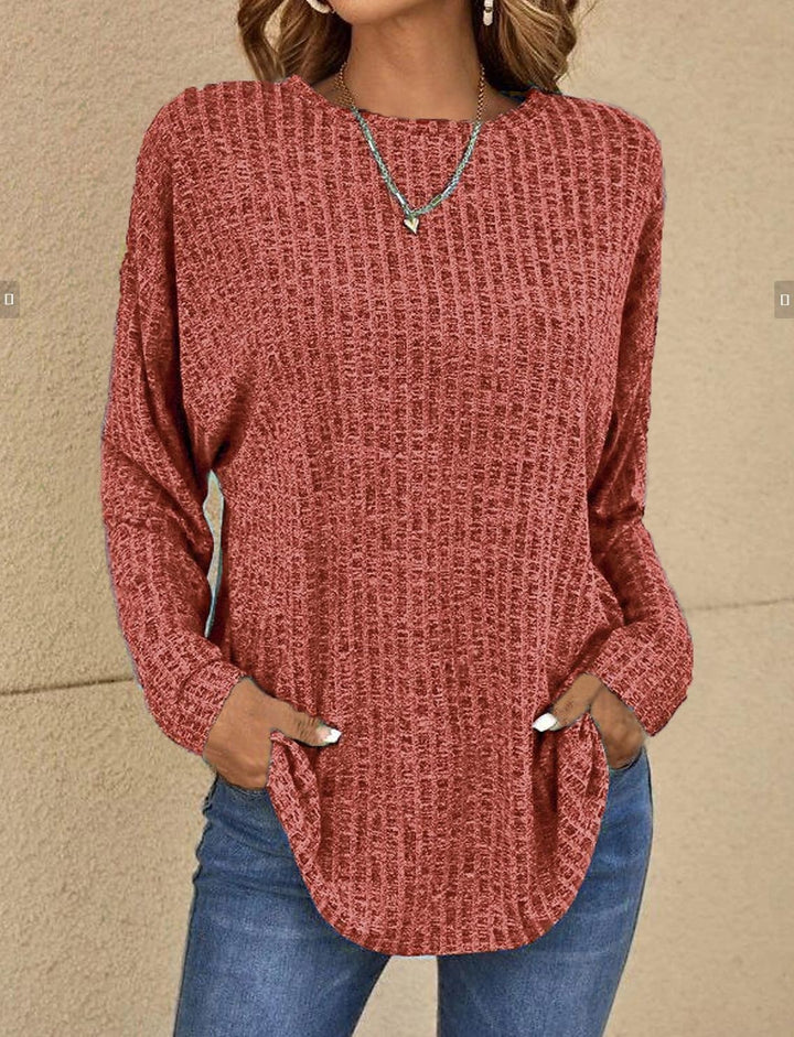 Meliert roter Rippstrick-Pullover mit rundem Saum und Rundhalsausschnitt