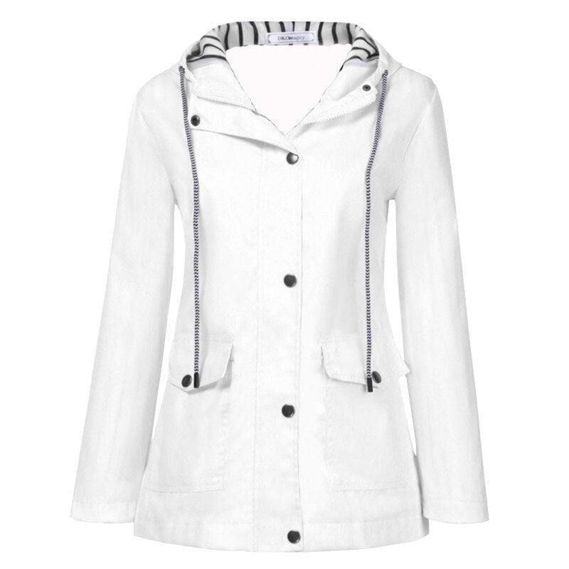 Weiße Regenjacke mit Kapuze und Streifenfutter