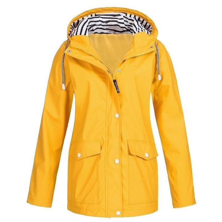Gelbe Outdoor-Wanderjacke mit Kapuze und Druckknöpfen