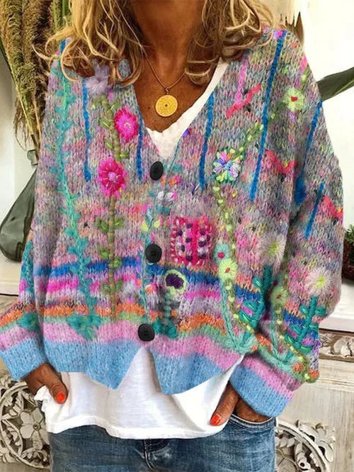 Strickjacke grau mit bunter Blumenstickerei und Knopfleiste