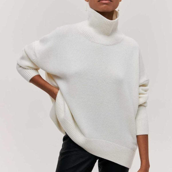 Cremeweißer Rollkragenpullover, lockere Passform mit Rippstrick-Details