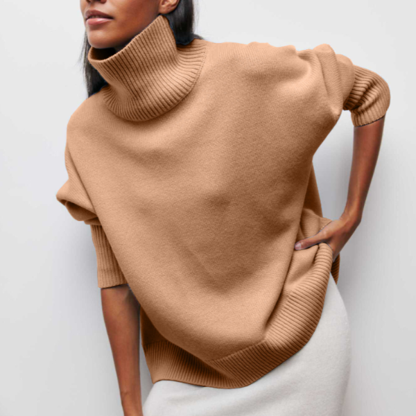 Camelfarbener Rollkragenpullover mit kurzen Ärmeln, asymmetrischer Schnitt