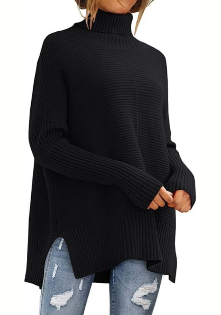 Schwarzer Rollkragenpullover aus Strick mit weitem Schnitt und Seitenschlitz