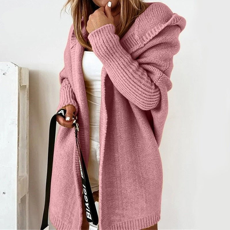 Rosa Strickjacke mit Kapuze und langen Ärmeln, offen getragen