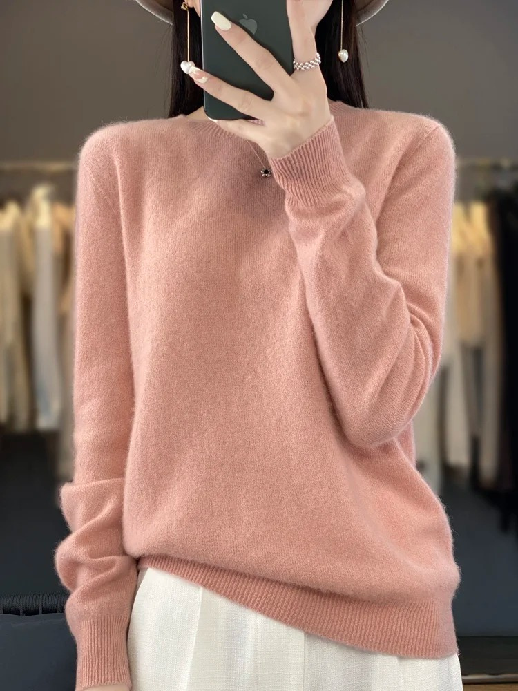 Rosafarbener Kaschmirpullover mit rundem Ausschnitt und weichem Griff