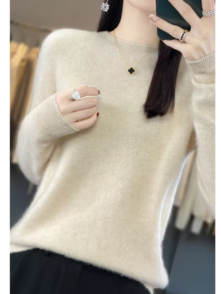 Beiger Strickpullover mit rundem Ausschnitt und angesagter Oversize-Form