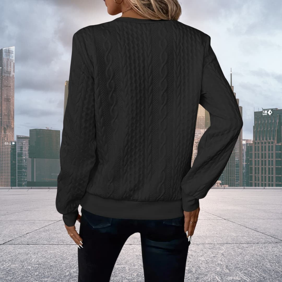 Schwarzer Struktur-Pullover Rückansicht mit Zopfmuster-Design
