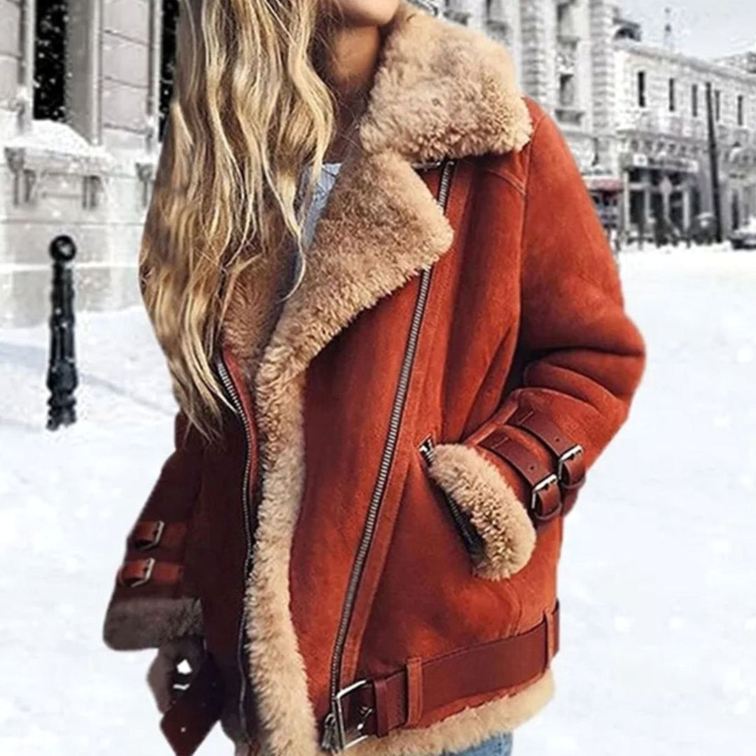 Rostrote Wildleder-Bikerjacke mit Lammfell-Kragen und Schnallendetails