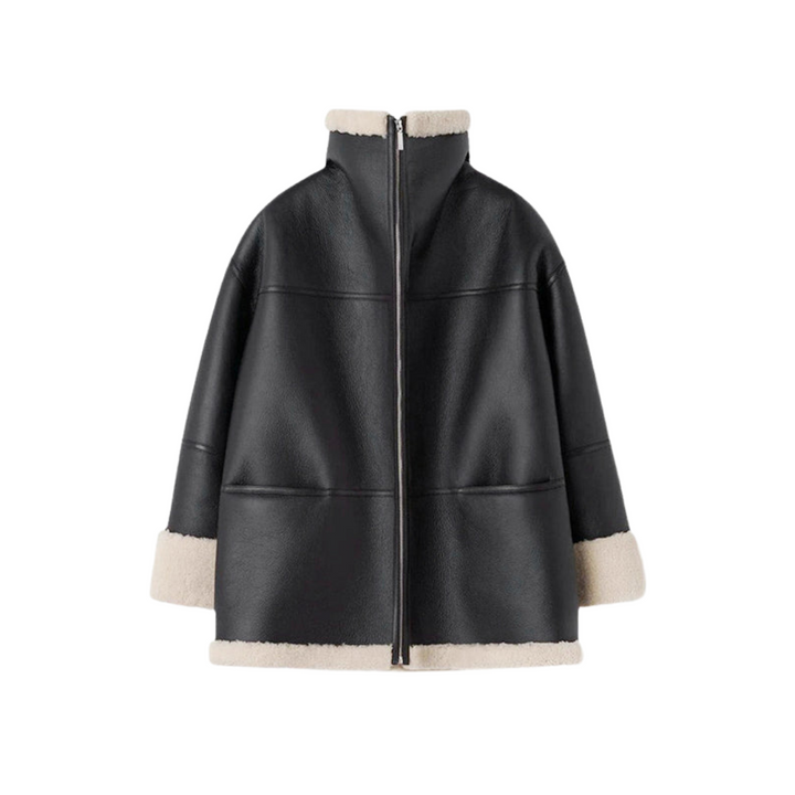 Oversized Wintermantel aus Kunstleder mit Shearling-Kragen und Bündchen, freigestellt