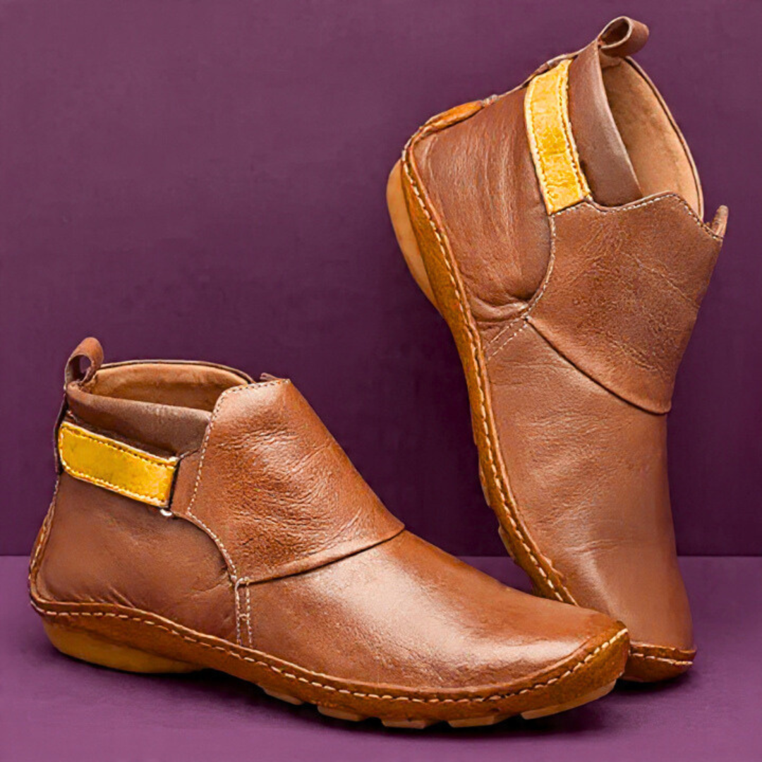 Cognacfarbene Vintage-Stiefelette mit gelbem Akzentriemen aus Leder