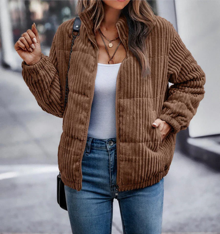 Braune Cordjacke mit Rippstruktur und offenem Reißverschluss, Oversize-Schnitt