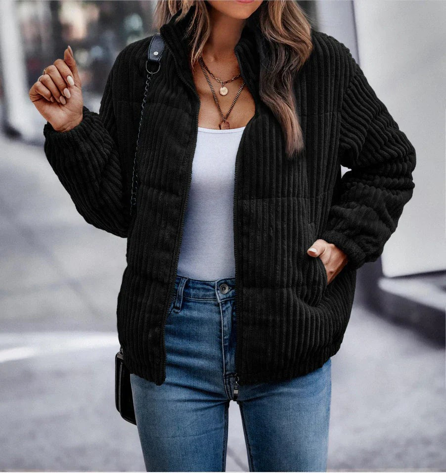Schwarze Cordjacke mit Stehkragen, gerippte Struktur im urbanen Outfit