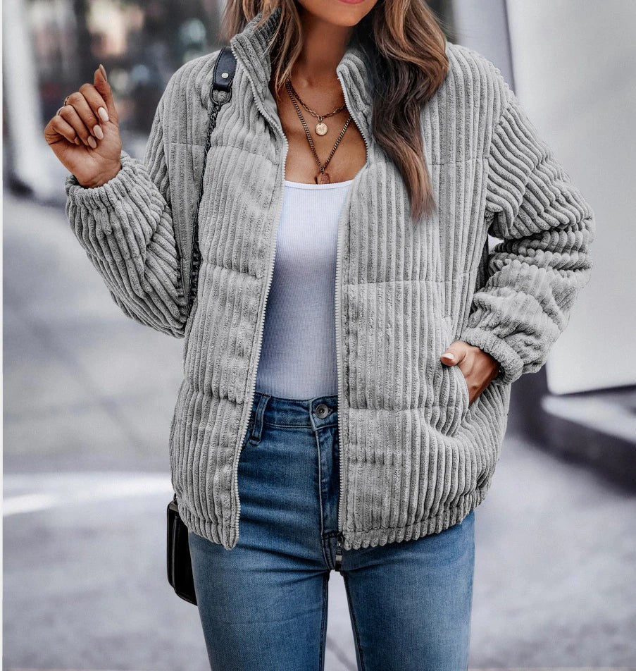 Graue Cordjacke mit Reißverschluss und weichem geripptem Material