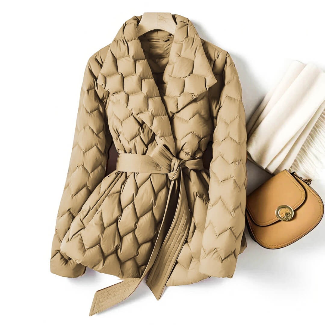 Beige Steppjacke mit Taillengürtel und diamantförmiger Wellensteppung