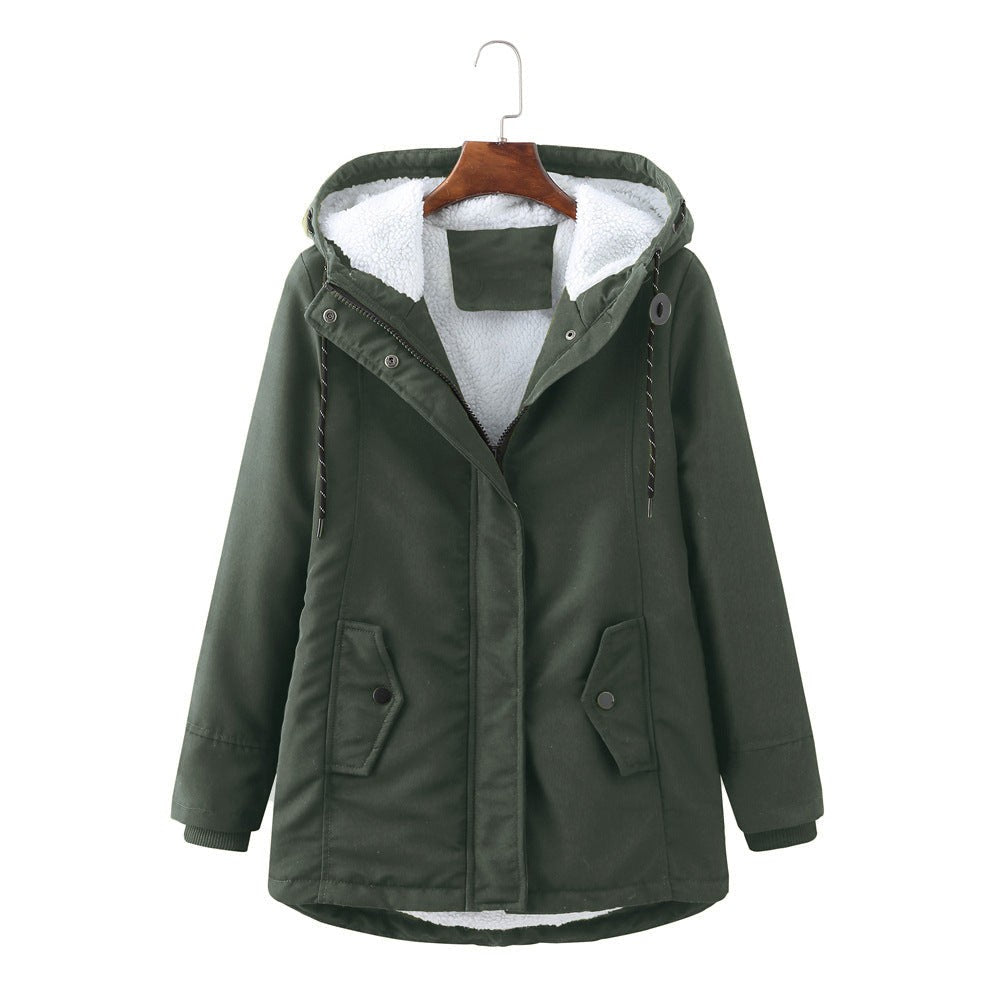 Olivgrüne Winterjacke mit Kapuze und weißem Fleece-Futter