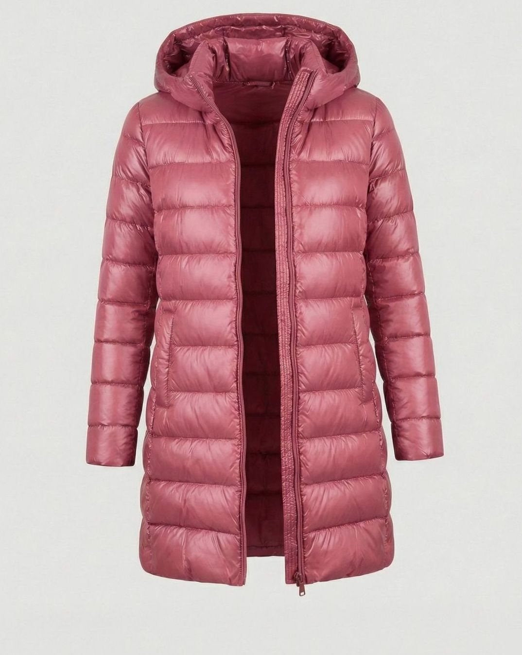 Altrosa Steppjacke mit Kapuze und schlanker Passform, freigestellt