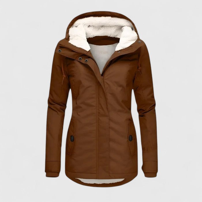 Braune Winterjacke mit Fellkapuze und aufgesetzten Taschen, warme Damenjacke