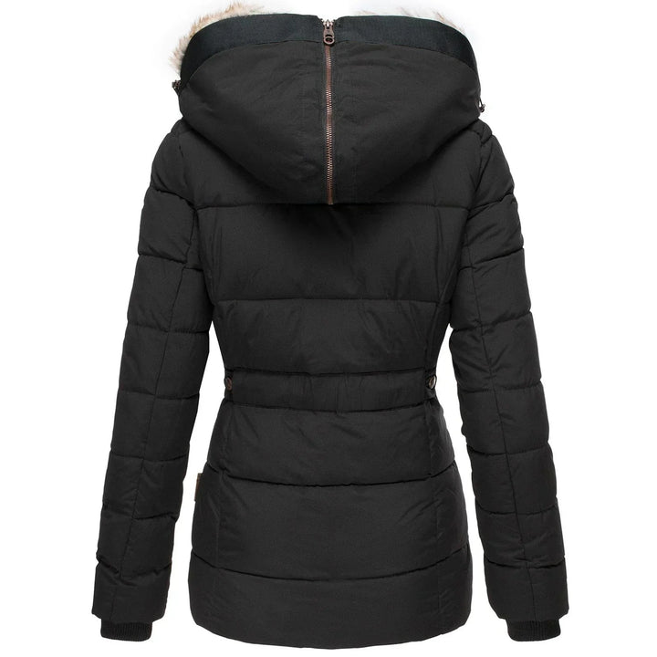 Schwarze Winterjacke Rückenansicht mit Kapuze und Fellrand