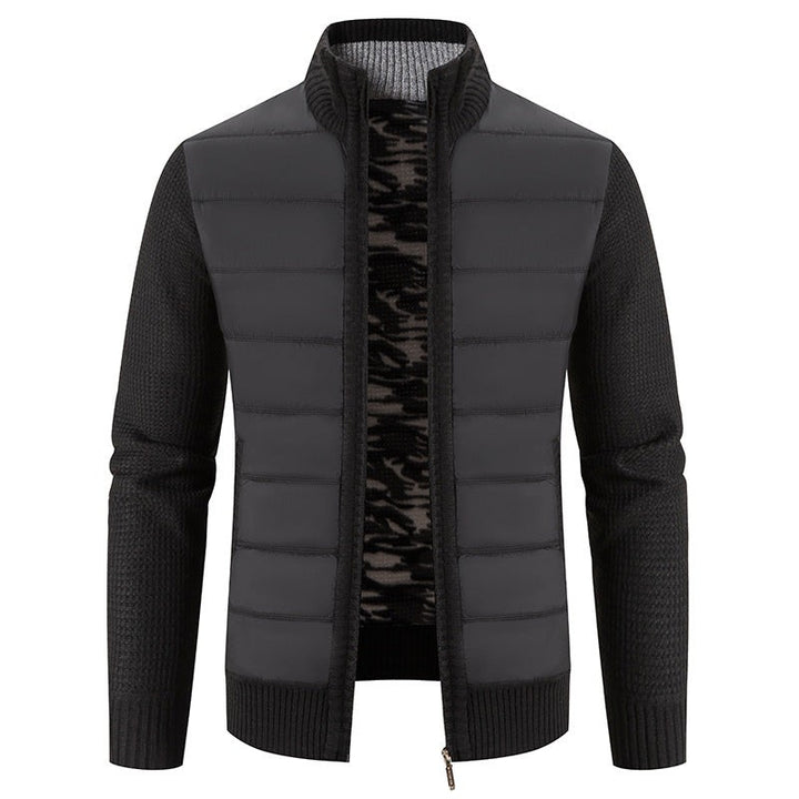 Steppjacke dunkelgrau mit schwarzen Strickärmeln und Stehkragen
