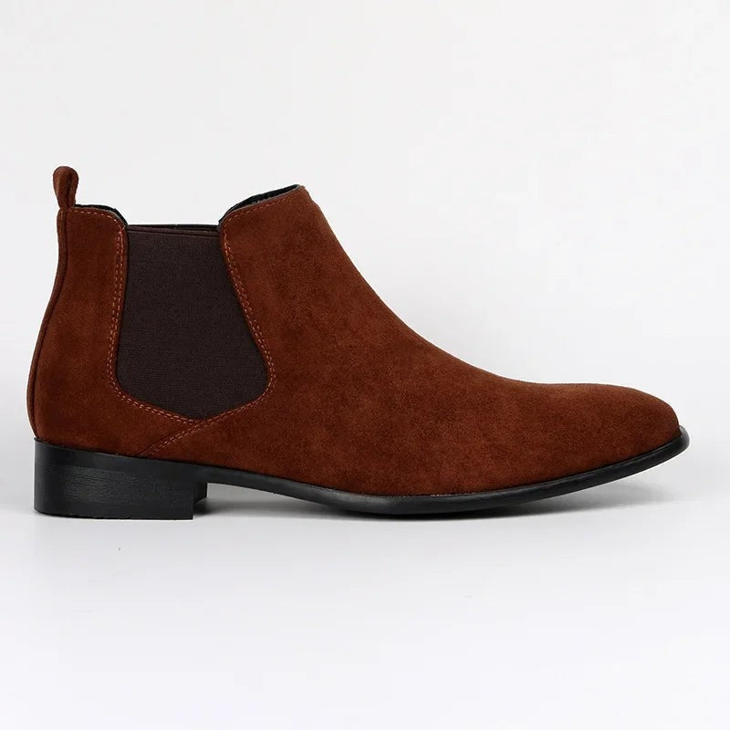Braune Chelsea Boots Herren aus Wildleder mit dunklem Gummizug
