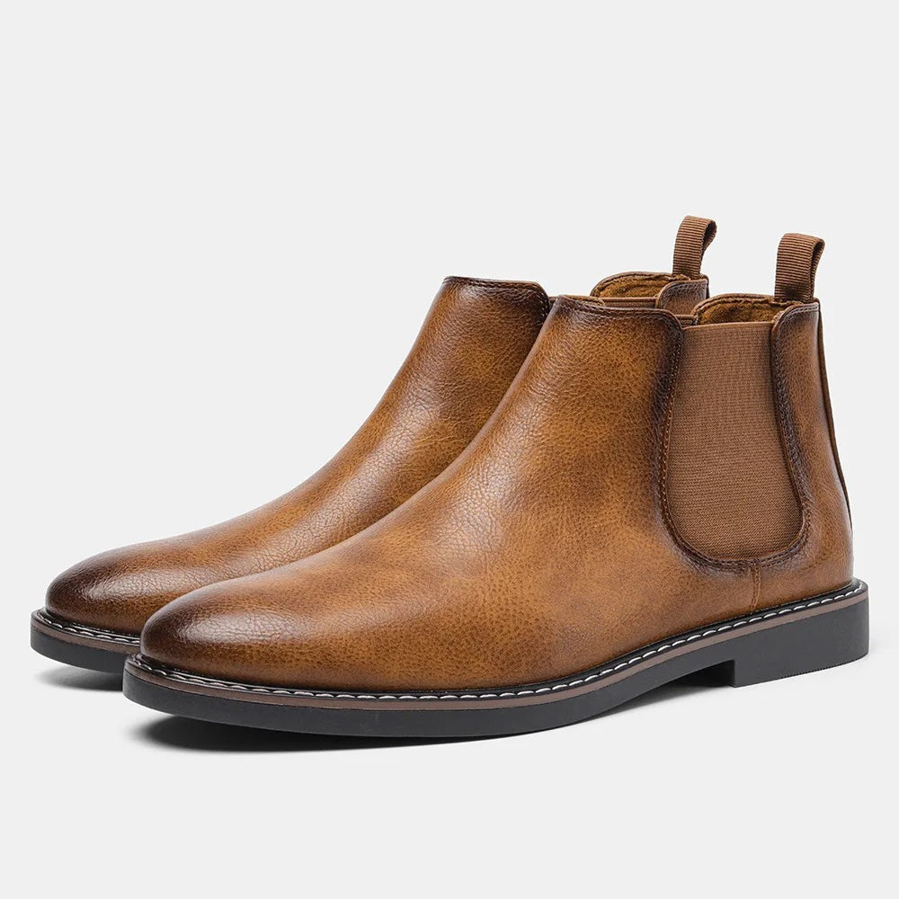 Braune Chelsea-Stiefeletten mit rustikaler Lederoptik und Zugschlaufen