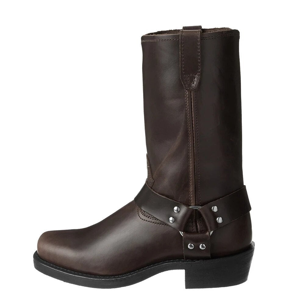 Dunkelbraune Cowboystiefel aus glattem Leder mit Harness-Riemen und Metallring
