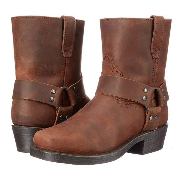Braune Western-Boots aus Leder mit Riemen und Nietendetails