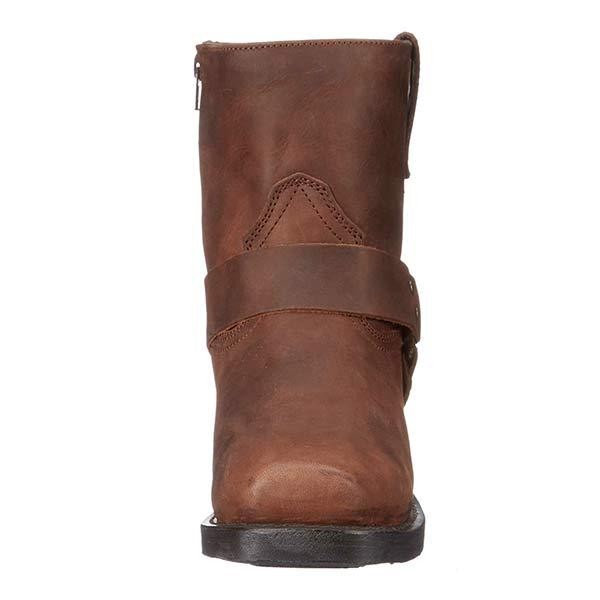 Frontansicht brauner Lederstiefel mit Harness-Riemen und Nieten