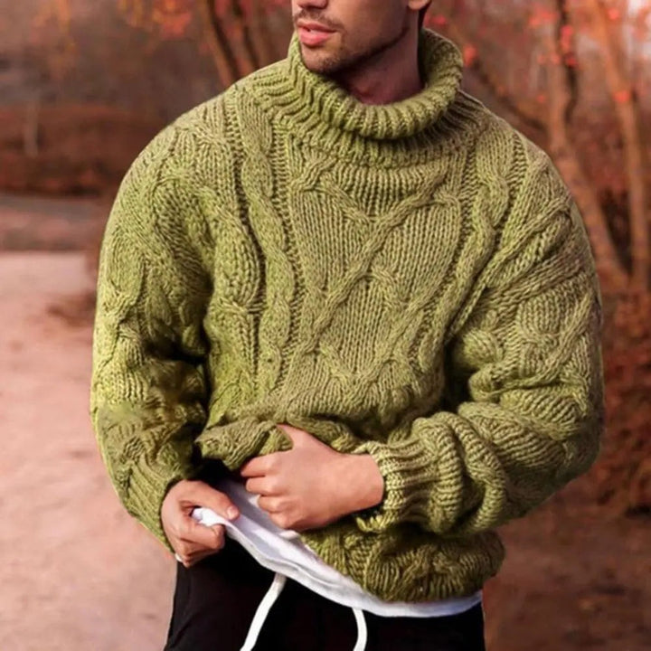 Grüner grobgestrickter Rollkragenpullover mit Zopfmuster für Herren im Herbst-Look