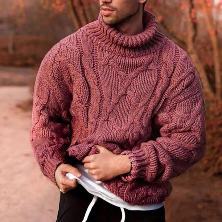 Altrosa gestrickter Rollkragenpullover mit Zopfmuster für Herren im Winterstil