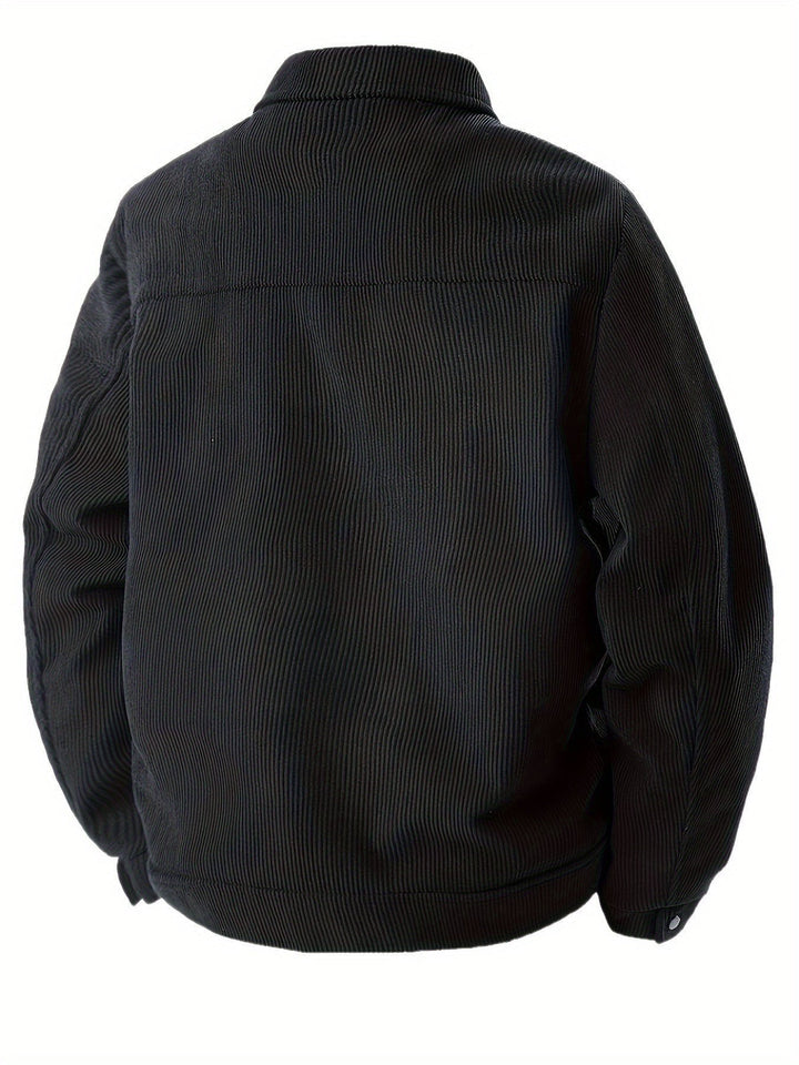 Rückansicht der schwarzen Cordjacke mit klassischem Kragen