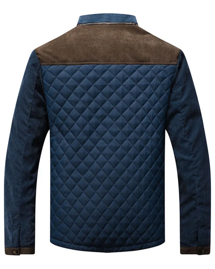 Rückansicht der blauen Steppjacke mit Rautenmuster und braunen Cord-Einsätzen