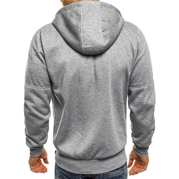 Hellgrauer Kapuzenpullover mit Zip-Verschluss, Rückenansicht am Modell