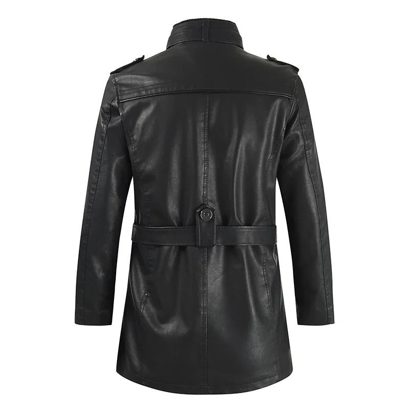 Rückansicht schwarze Bikerjacke mit Gürtel und Rückenpasse