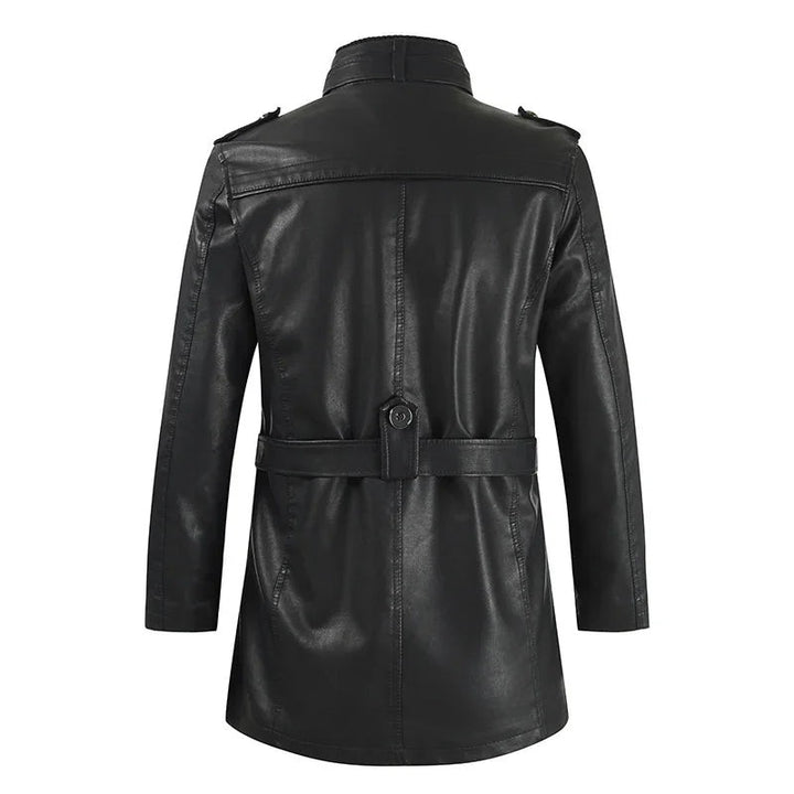 Rückansicht schwarze Bikerjacke mit Gürtel und Rückenpasse