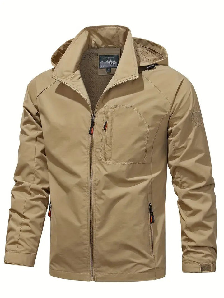 Beige Herrenjacke mit Kapuze und Brusttasche, Frontansicht
